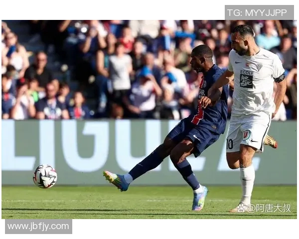 马赛主场迎战巴黎圣日门争夺法甲冠军荣耀的关键之战
